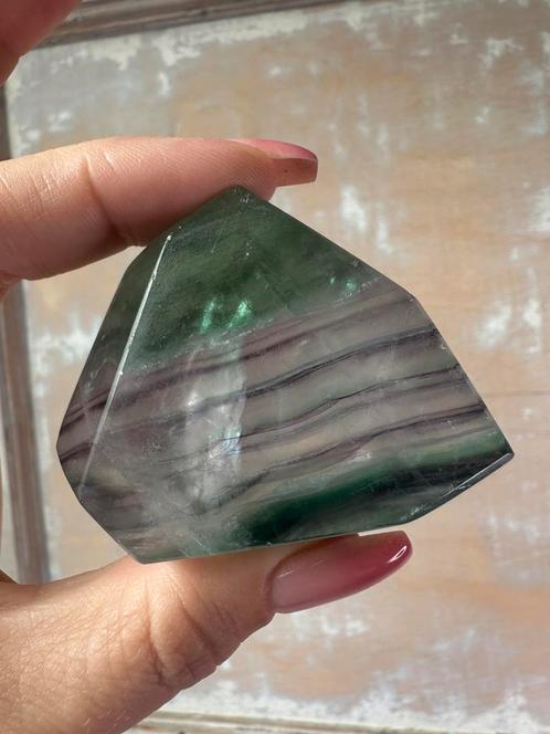 Werkelijk práchtige fluoriet freeform | sculptuur, Verzamelen, Mineralen en Fossielen, Ophalen of Verzenden
