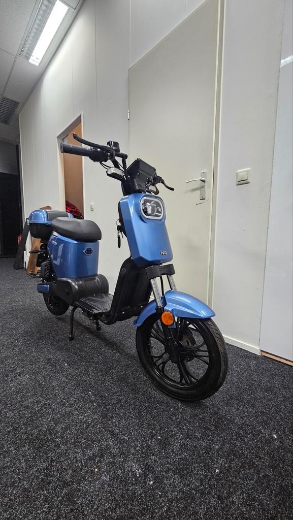 Elektrische Scooter – plus+Nieuwe Accu! Voor maar 700 euro, Fietsen en Brommers, Snorfietsen en Snorscooters, Zo goed als nieuw