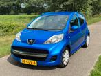 Peugeot 107 1.0 12V 5DR 2009 Blauw / AIRCO - NAP, Auto's, Voorwielaandrijving, Euro 5, Stof, Zwart