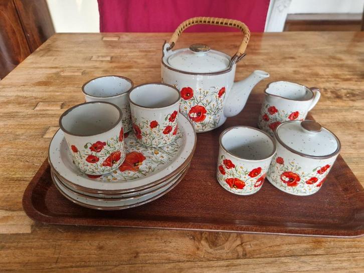 Leukvintage thee-/ontbijtserviesje met klaprozen 11-delig, Huis en Inrichting, Keuken | Servies, Overige typen, Overige stijlen