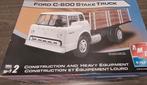 Ford C-600 Stake Truck schaal 1:25, Hobby en Vrije tijd, Modelbouw | Auto's en Voertuigen, Overige merken, Groter dan 1:32, Nieuw