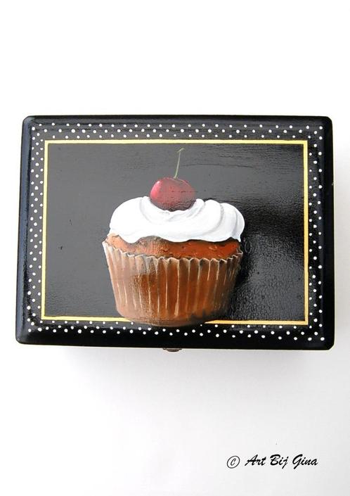 Uniek hand beschilderd kistje, Cupcake en Aardbeien, Antiek en Kunst, Kunst | Overige Kunst, Ophalen of Verzenden
