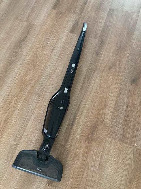 AEG CX7 CLASSIC STEELSTOFZUIGER DEFECT?, Witgoed en Apparatuur, Stofzuigers, Niet werkend, Kruimeldief, Reservoir, Ophalen of Verzenden
