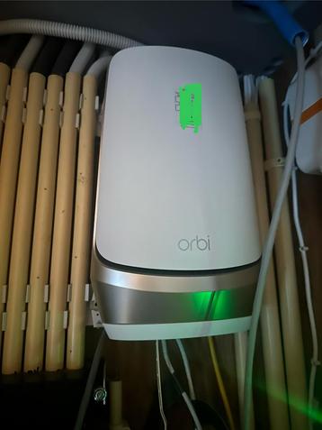 Netgear orbi 963 met extra satelliet beschikbaar voor biedingen