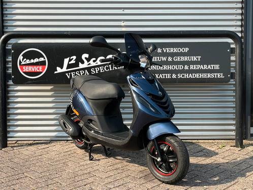Piaggio Zip Midnight Blue Brom 2019 9387 km 1 eig, Fietsen en Brommers, Scooters | Piaggio, Zo goed als nieuw, Zip, Maximaal 45 km/u