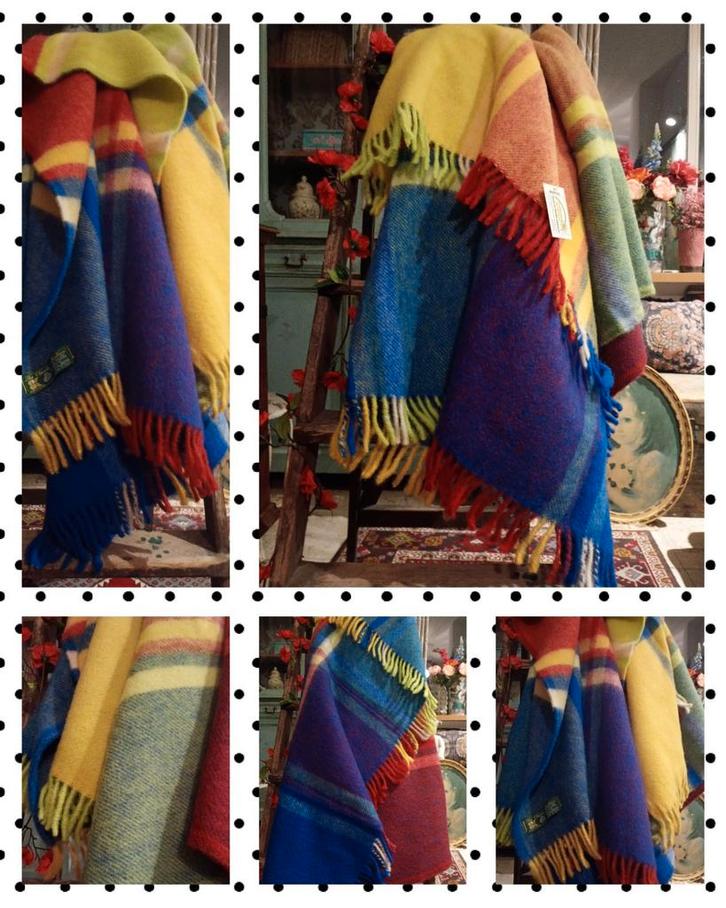 Schitterende nieuwe dikke wollen plaid van Biokarpet !!!, Huis en Inrichting, Woonaccessoires | Plaids en Woondekens, Nieuw, Ophalen of Verzenden