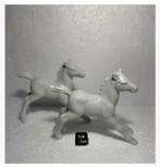 2 x witte porseleinen paardjes, 12 x 10 cm, Verzamelen, Beelden en Beeldjes, Ophalen of Verzenden, Nieuw, Dier