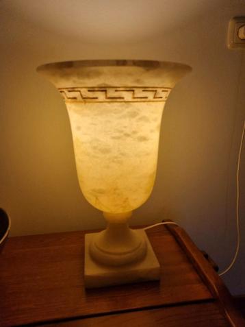 Mooie Schemerlamp in Vaasvorm beschikbaar voor biedingen