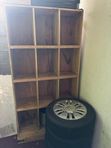 Mooie houten vakkenkast