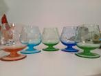 5 gegraveerde gekleurde glaasjes.
Hoogte 6,5 cm., Verzamelen, Glas en Borrelglaasjes, Ophalen of Verzenden, Zo goed als nieuw
