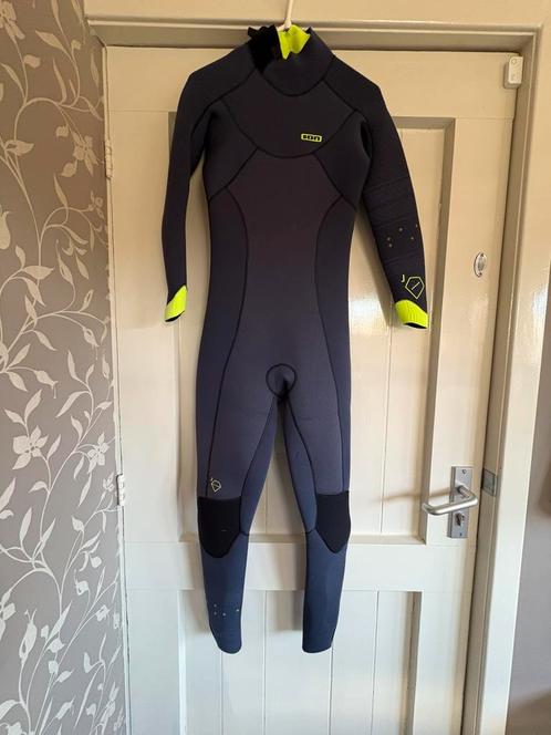 Lekker dik Ion wetsuit 5.5/4.5 mm maat Small, Watersport en Boten, Watersportkleding, Zo goed als nieuw, Wetsuit, Dame, Ophalen of Verzenden