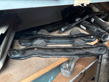 Bmw e30 diverse onderdelen beschikbaar voor biedingen
