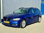 BMW 3-serie Touring 318i | Pano | Leder | Navi | Facelift |, Parkeersensor, 4 cilinders, Blauw, Handgeschakeld