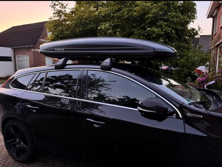TE HUUR: Thule Volvo dakkoffer Space Design 420, Auto diversen, Dakkoffers, Zo goed als nieuw, Ophalen