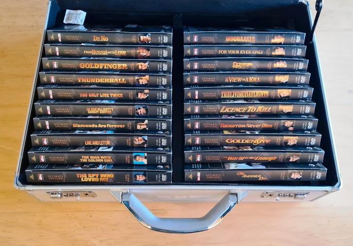 James Bond Ultimate Edition 40 disc dvd set, Cd's en Dvd's, Dvd's | Actie, Zo goed als nieuw, Actie, Boxset, Vanaf 12 jaar, Ophalen of Verzenden