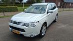 Mitsubishi Outlander 2.2 Di-d 4WD 2013 Wit, Auto's, 4 cilinders, 2000 kg, 7 stoelen, Wit
