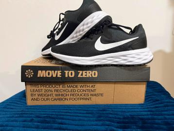 W Nike Revolution 6 NN maat 41 / 26.5cm beschikbaar voor biedingen