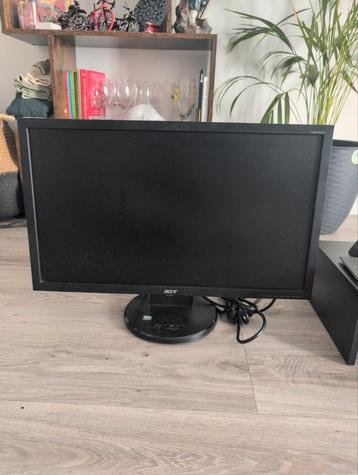 Used Acer 24 inch monitor and height increaser  beschikbaar voor biedingen