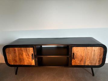 Stoer TV Meubel / TV Dressoir - Industrieel Zwart Metaal beschikbaar voor biedingen