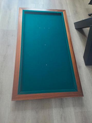 Biljarttafel met toebehoren beschikbaar voor biedingen