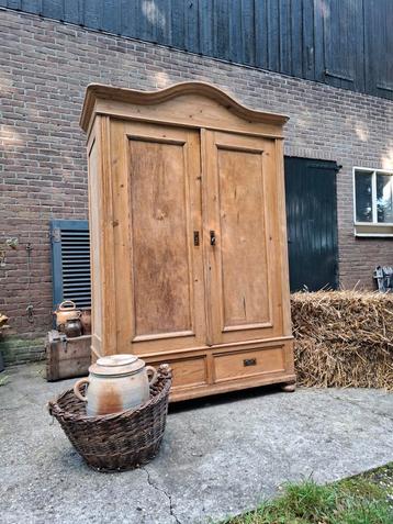 Oude antieke grenen boeren kast linnenkast demontabel beschikbaar voor biedingen