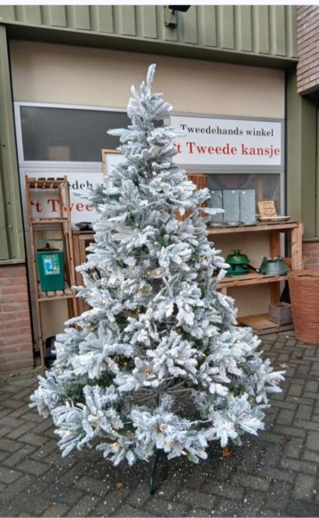 Andorra Flocked Kunstkerstboom 213 cm hoog, Besneeuwd., Diversen, Kerst, Zo goed als nieuw, Ophalen