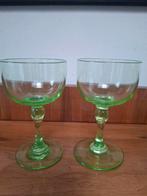 Uranium Glas 2 Wijnglazen, Antiek en Kunst, Antiek | Glas en Kristal, Ophalen of Verzenden