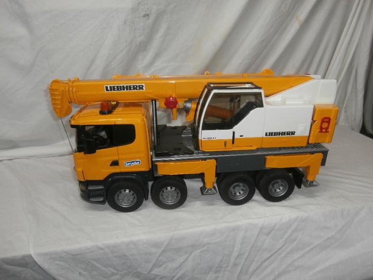 Bruder Scania met Liebherr kraan, Kinderen en Baby's, Speelgoed | Speelgoedvoertuigen, Zo goed als nieuw, Ophalen