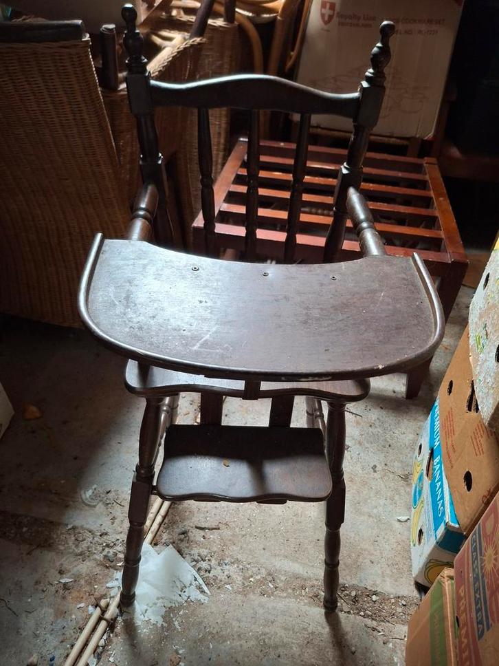 Vintage Houten Kinderstoel met Eetblad, Kinderen en Baby's, Kinderstoelen, Gebruikt, Meegroeistoel, Afneembaar eetblad, Ophalen