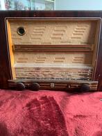 Radio uit de jaren 60 met platenspeler., Verzenden
