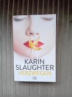 Boek - Verzwegen - Karin Slaughter, Boeken, Ophalen of Verzenden, Zo goed als nieuw, Karin Slaughter, Amerika