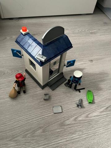 Playmobil Politiepost starterset 70498 beschikbaar voor biedingen