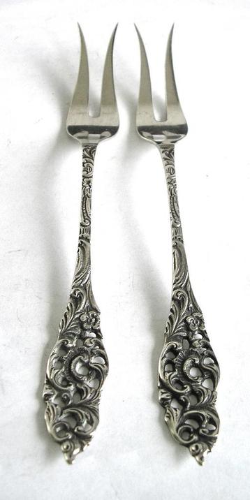 2 Zilveren vleesvorkjes. Beide in perfecte staat. beschikbaar voor biedingen