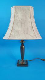 Vintage tafellamp, bronzen voet, beige vierkante kap. S4, Huis en Inrichting, Lampen | Tafellampen, Tweedehands verkoop, Tweedehands verkoop