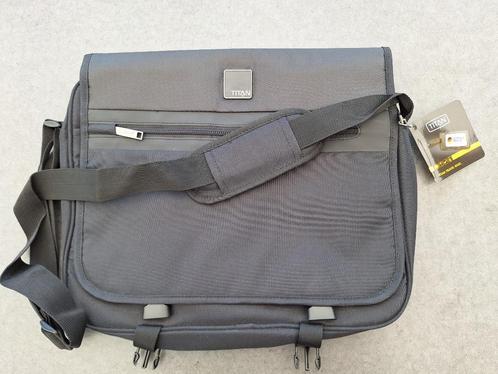 Titan zwarte laptoptas - schoudertas, nieuw!, Computers en Software, Laptoptassen, Nieuw, Schoudertas, Ophalen of Verzenden