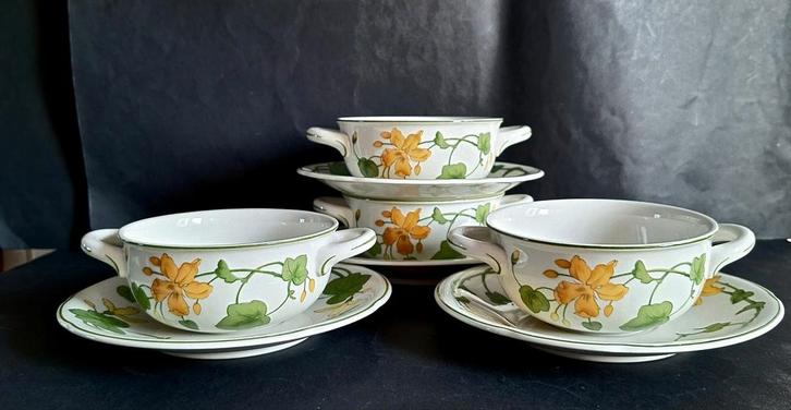 Villeroy & Boch 4 porseleinen soepkommen+schotel.Geranium., Huis en Inrichting, Keuken | Servies, Gebruikt, Schaal of Schalen