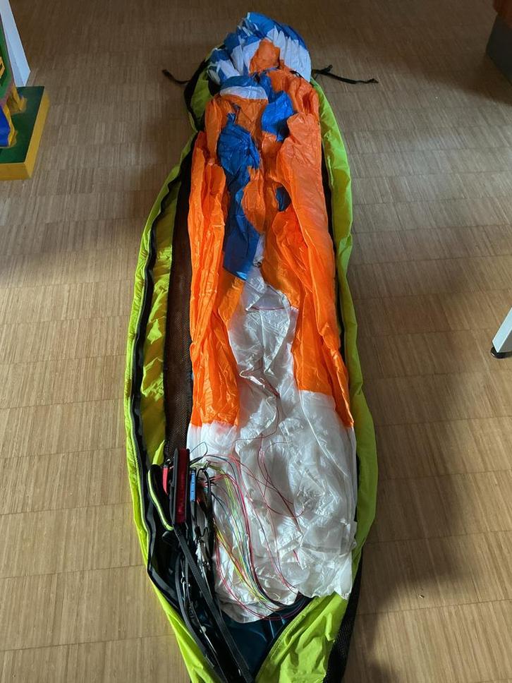 Swing Miura SM Paraglider (2022) - Weinig Gevlogen!, Sport en Fitness, Zweefvliegen en Paragliding, Gebruikt, Scherm, Ophalen