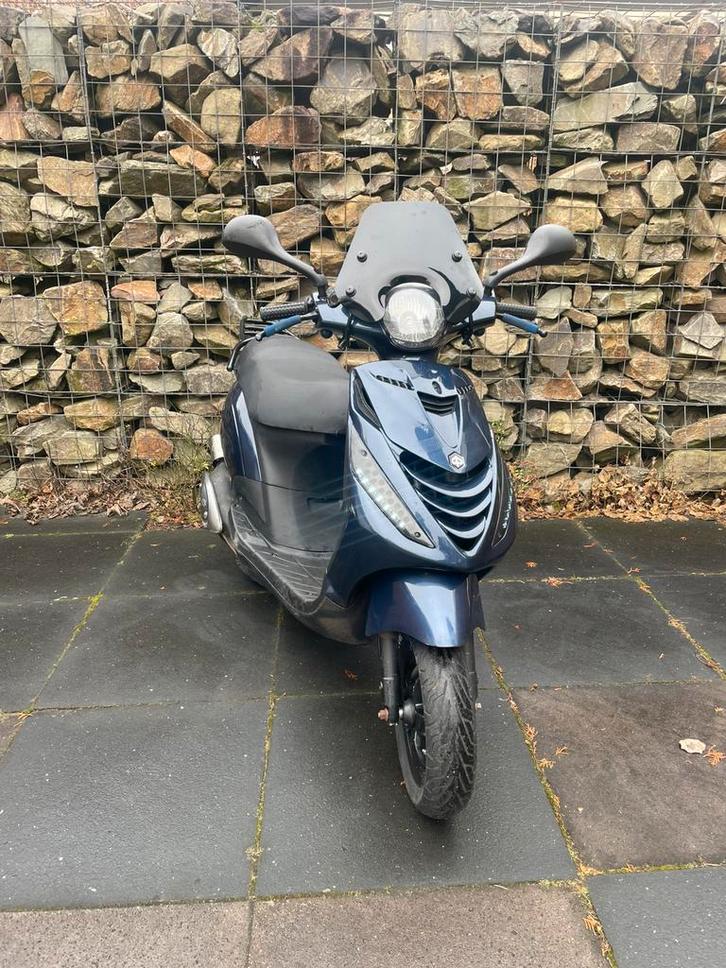 Piaggio zip 70cc, Fietsen en Brommers, Scooters | Piaggio, Zo goed als nieuw, Zip, Tweetakt, Ophalen