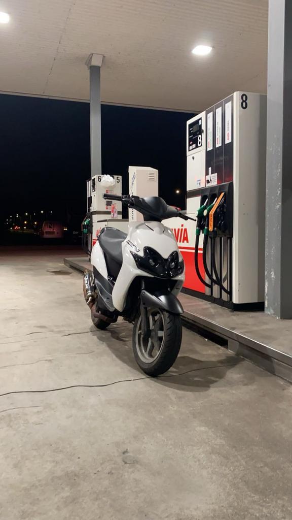 Yamaha Jog R 70cc, Fietsen en Brommers, Brommers | Overige merken, Gebruikt, Maximaal 45 km/u, Ophalen