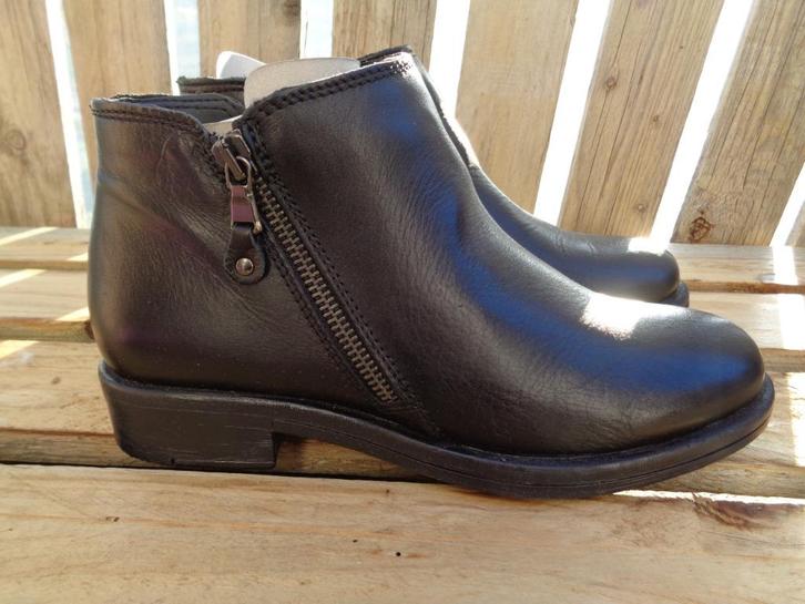 Nieuw: zwarte leren enkellaarsjes vh Italiaanse merk Eye 37, Kleding | Dames, Schoenen, Nieuw, Lage of Enkellaarzen, Zwart, Ophalen of Verzenden