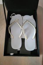 Witte Uzurii slippers als nieuw, Kleding | Dames, Schoenen, Slippers, Uzurii, Wit, Ophalen of Verzenden