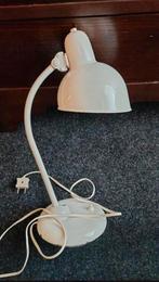 Kaiser Idell bureaulamp, Ophalen