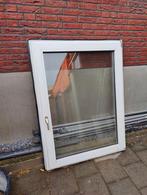 Kunstof raamkozijn 150h x 113b, Doe-het-zelf en Verbouw, Kozijnen en Schuifpuien, Kunststof, Gebruikt, Raamkozijn, Inclusief glas