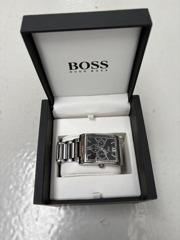 HUGO BOSS KLOK beschikbaar voor biedingen