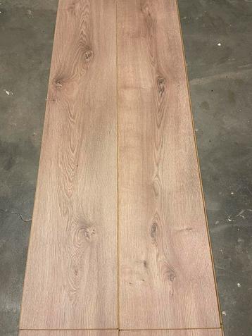 Natural (oak) eiken click laminaat beschikbaar voor biedingen