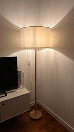 Leuke vloerlamp, Huis en Inrichting, Lampen | Vloerlampen, Ophalen, Zo goed als nieuw, Hout, 150 tot 200 cm