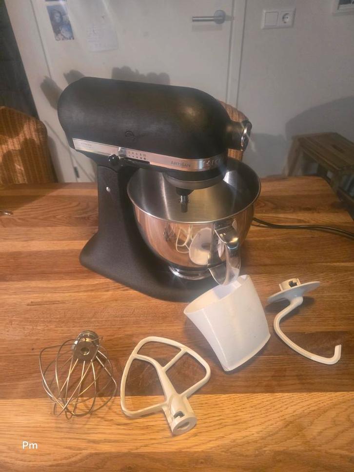 Mat Zwarte KitchenAid Artisan, Witgoed en Apparatuur, Keukenmixers, Zo goed als nieuw, 4 liter of meer, 3 snelheden of meer, Vaatwasserbestendig