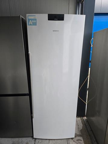 Keurige ruime Siemens No-Frost vrieskast! Garantie! Witgood! beschikbaar voor biedingen