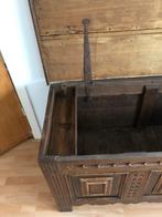 Antieke houten kist, Ophalen