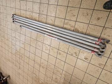 Steigerbuizen voor een smal steiger. beschikbaar voor biedingen